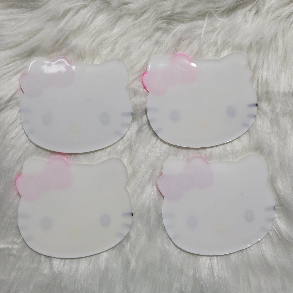 Hello Kitty Coaster Set - Picture 2 of 3